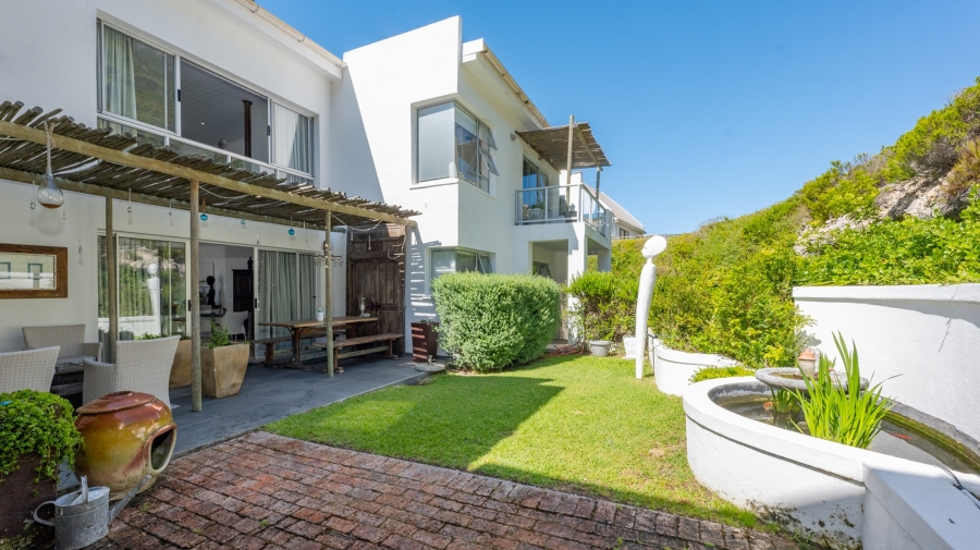 6 Bedroom Property for Sale in Agulhas Western Cape